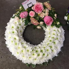 Load image into Gallery viewer, Blocked Classic White Wreath