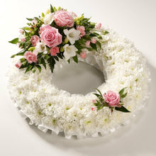 Load image into Gallery viewer, Blocked Classic White Wreath